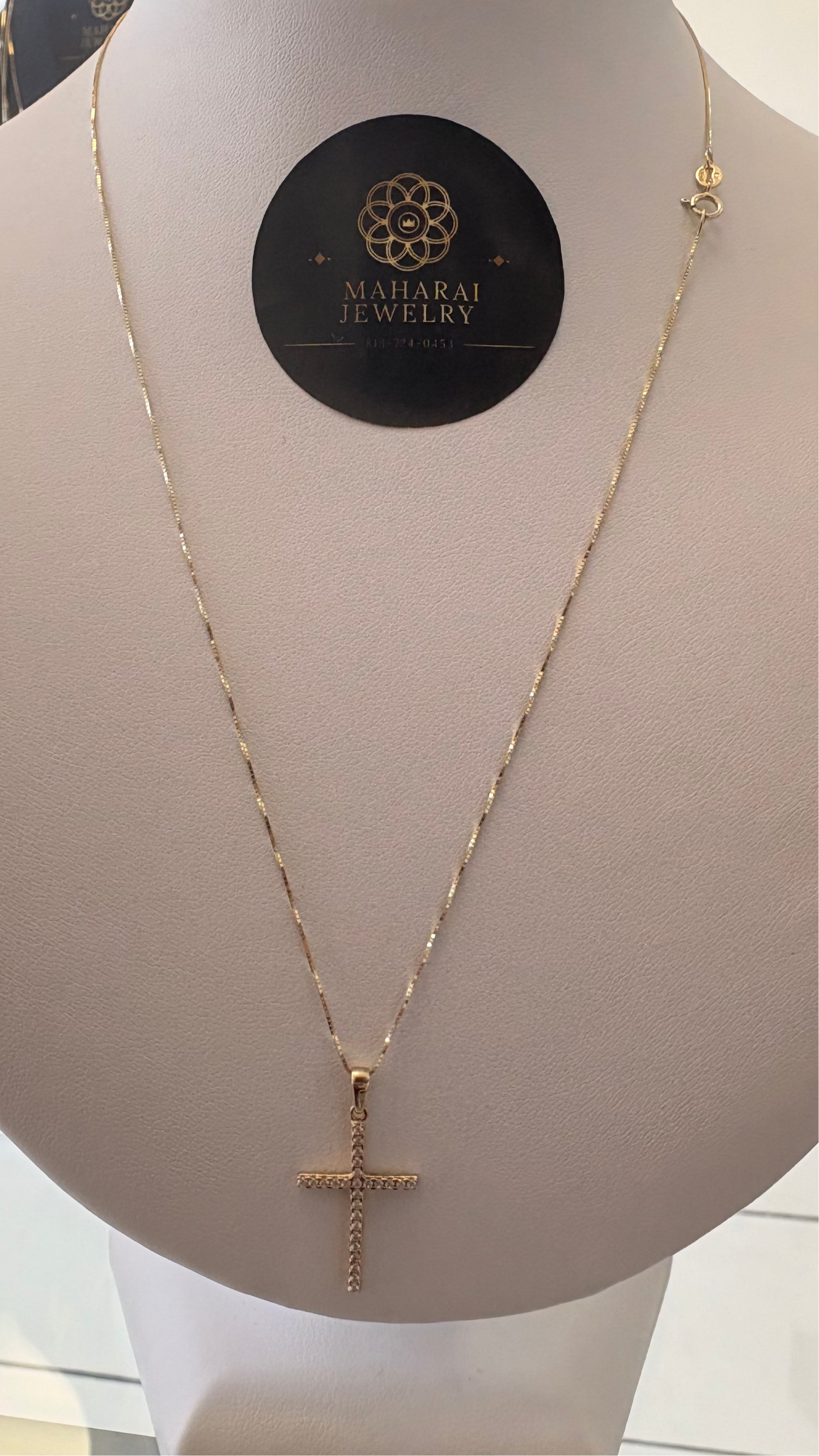 Cadena fina crucifijo