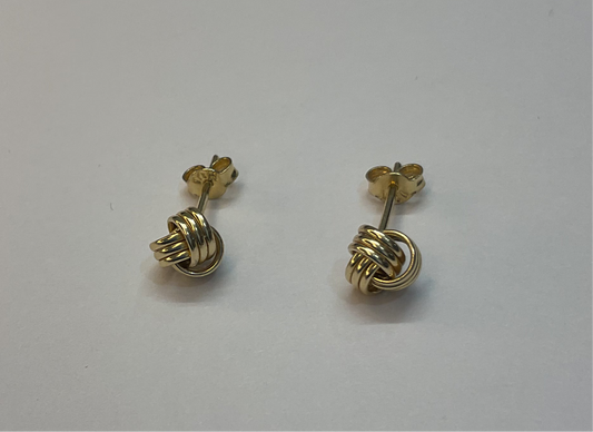 Aretes nudos
